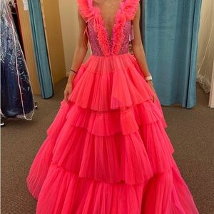 Ashley Lauren formal dress size 2 NEVER WORN except to try on.